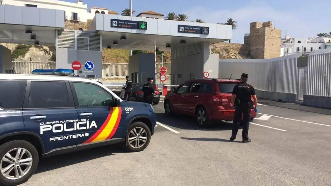 Puesto Fronterizo Mar&iacute;timo de Tarifa. - POLICIA NACIONAL