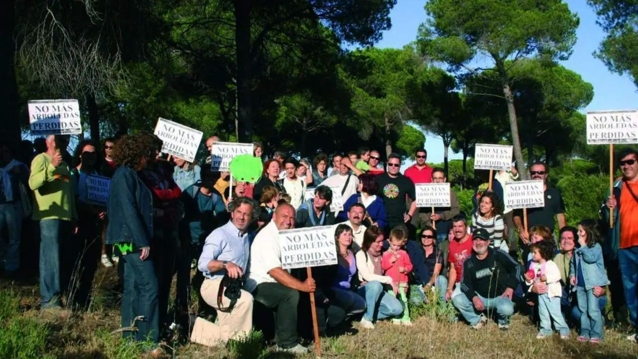 Protesta de Ecologistas en Acci&oacute;n en Rancho Linares. - VIVA
