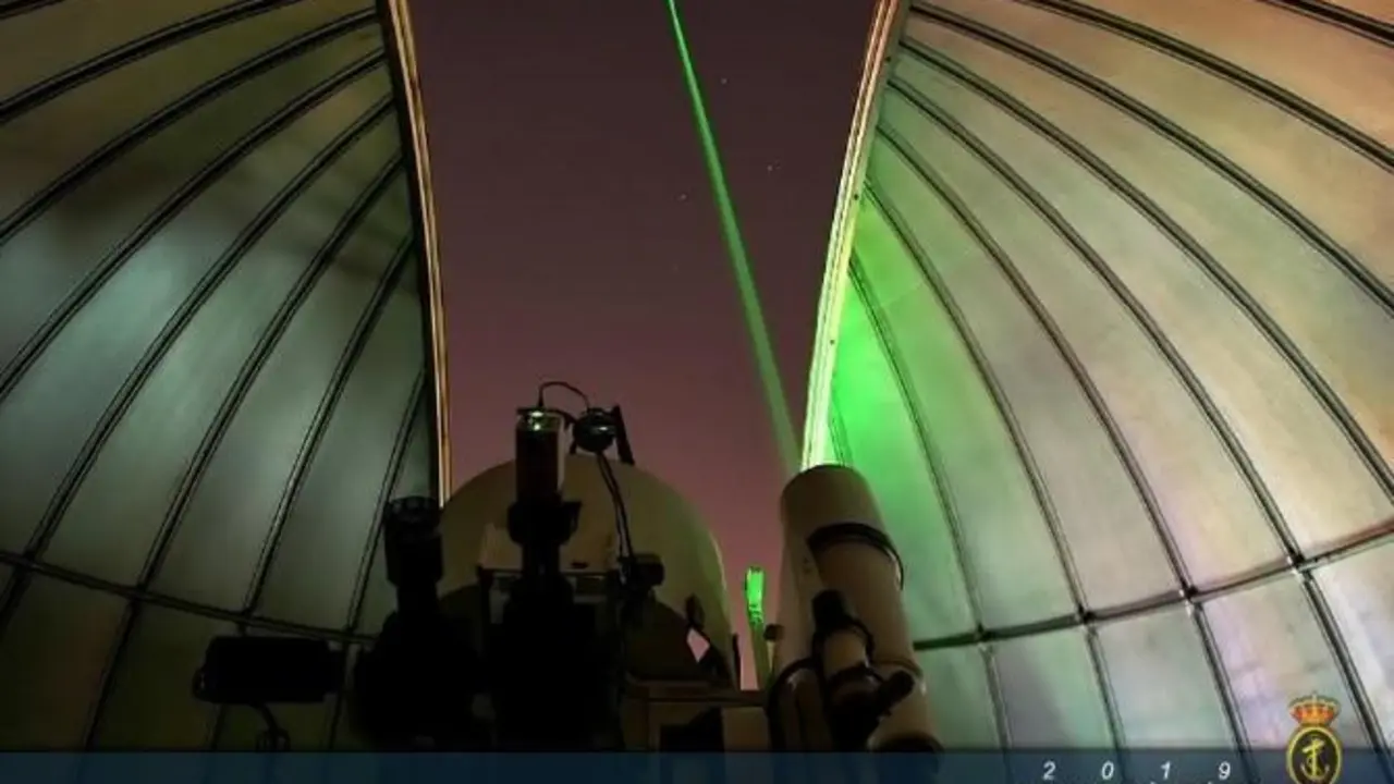 L&aacute;ser del Observatorio de Marina. - A.I.