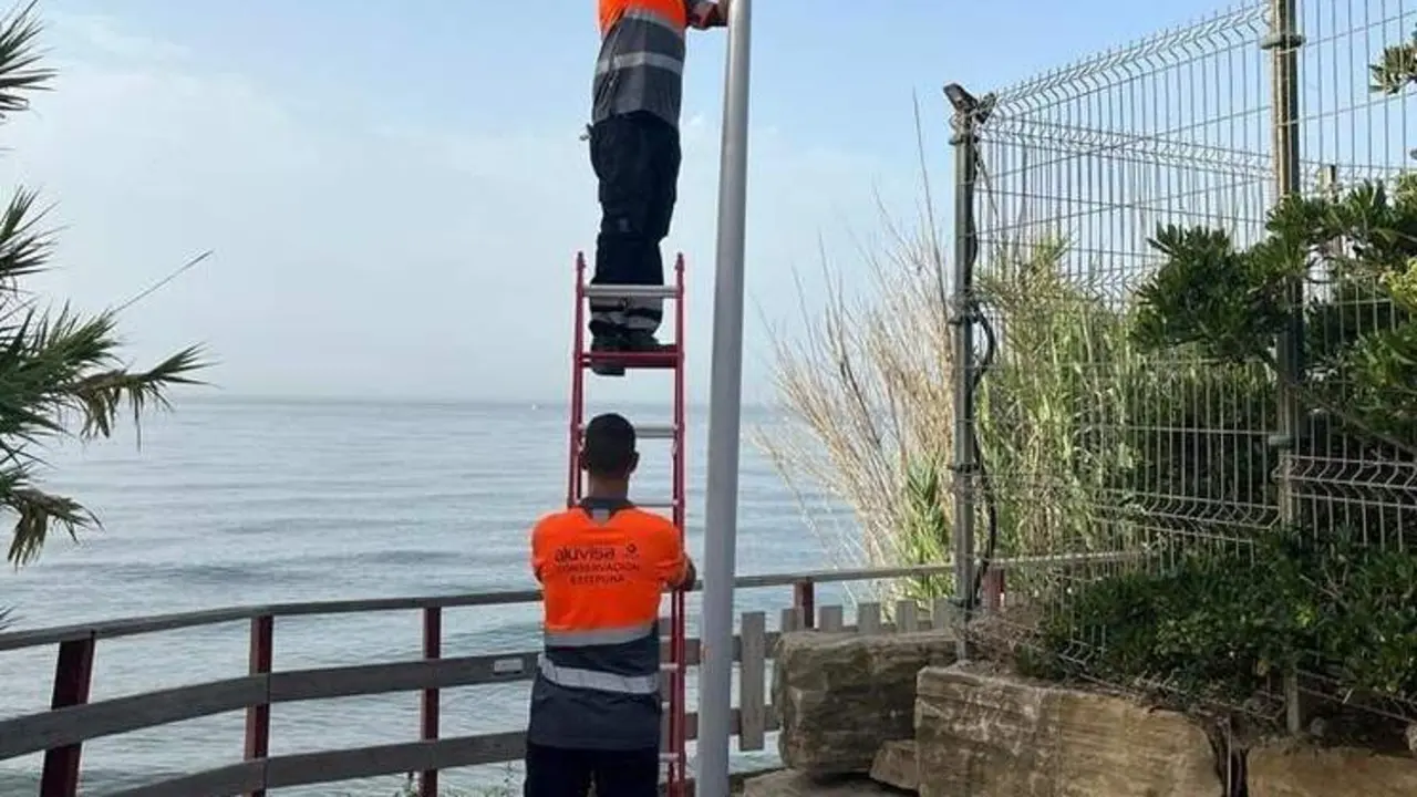 Instalaci&oacute;n de las farolas. - Ayuntamiento