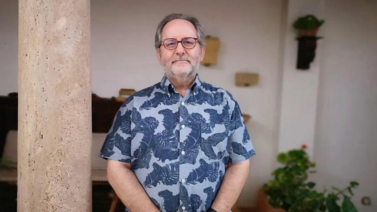 Manuel Amezcua, en su casa de Cabra de Santo Cristo, hace unos d&iacute;as.  - 