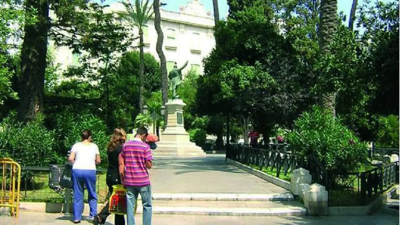 La plaza de la Candelaria de C&aacute;diz.  - Viva