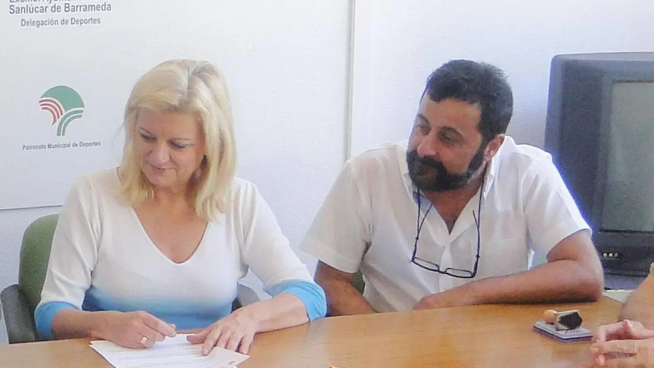 La presidenta, Chelo D&iacute;az, y el entrenador Ram&oacute;n Caballero - Ra&uacute;l J. Bustillos