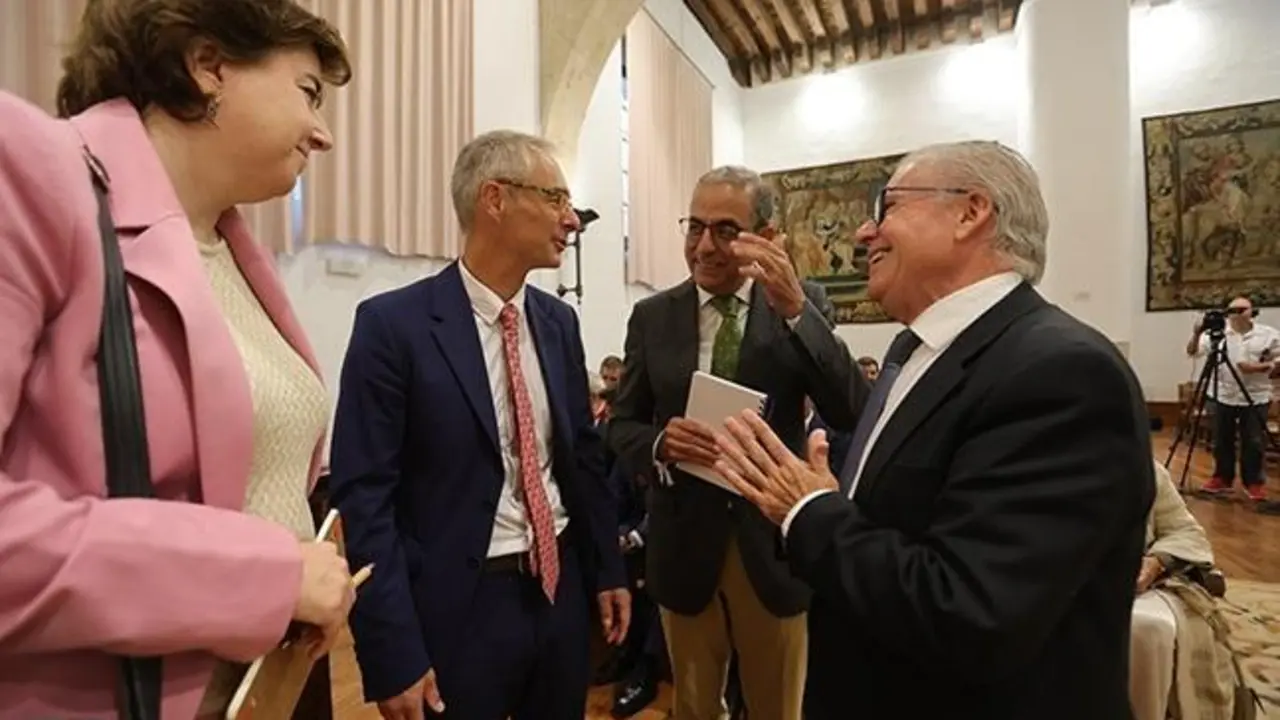 Entrega del reconocimiento a Manuel &Aacute;ngel V&aacute;zquez Medel en Salamanca.  - JMGARCIA