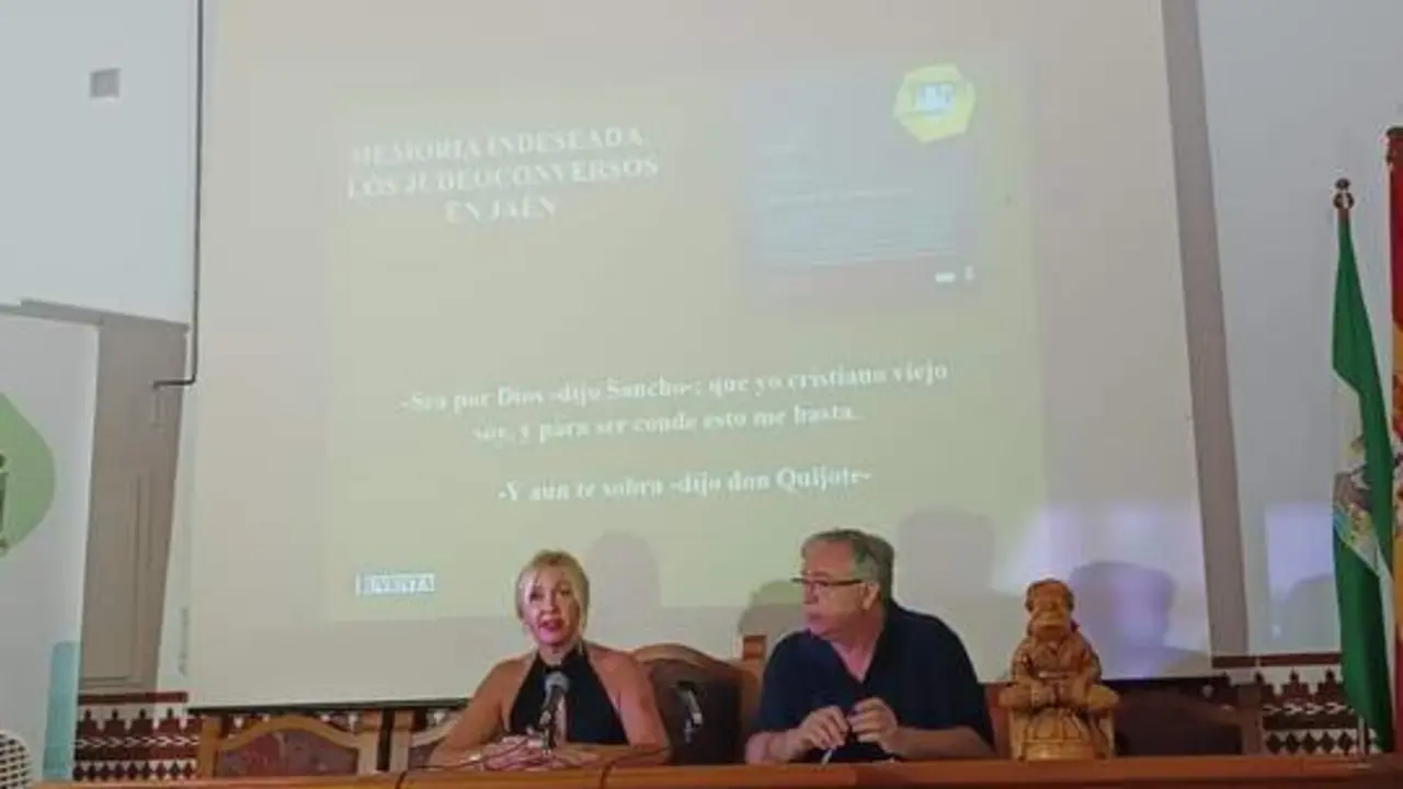 Momento de la conferencia. - VIVA Ja&eacute;n