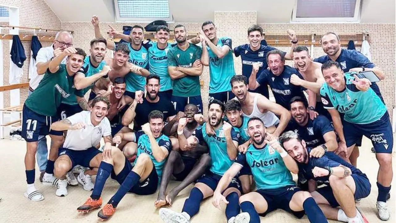 El Atl&eacute;tico Sanluque&ntilde;o celebra el triunfo obtenido en Murcia - ASCF