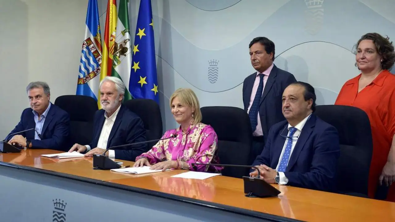 La alcaldesa dando a conocer los Premios Ciudad de Jerez - jerez.es