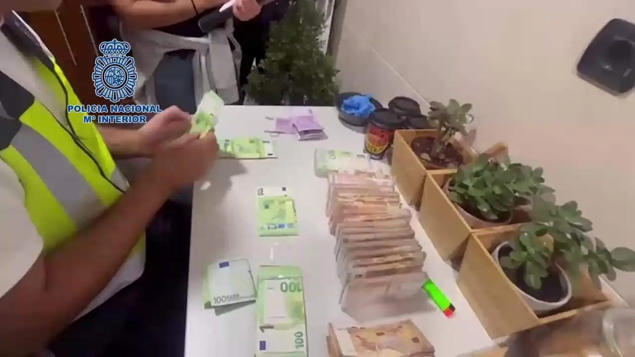 La Polic&iacute;a Nacional se incauta de 2300 kilos de coca&iacute;na en un pesquero frente a Vigo
