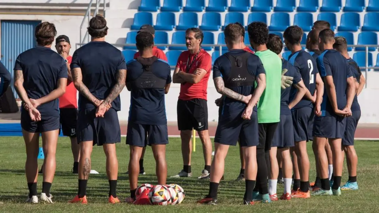 Entrenamiento del San Fernando CD. - Antonio Quintero/ SFCD