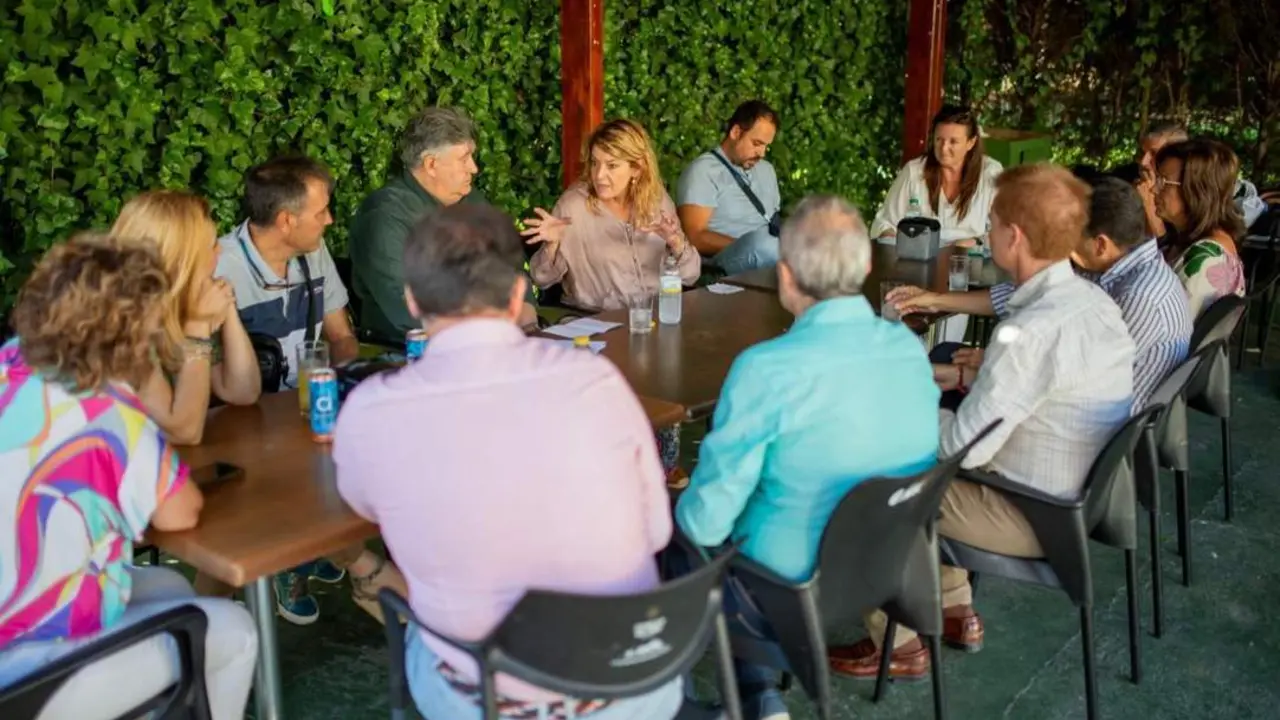 Reuni&oacute;n con los vecinos de Nuevo Molino. - VH