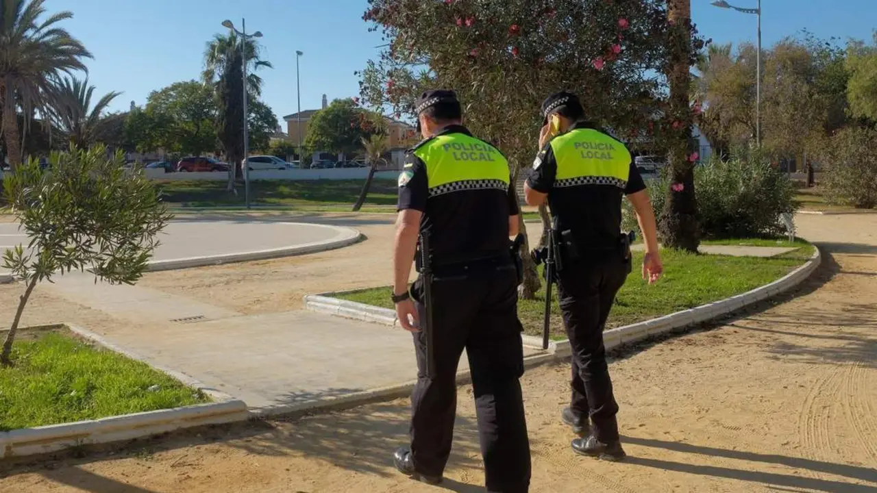 Polic&iacute;a Local de Sanl&uacute;car de Barrameda. - Archivo