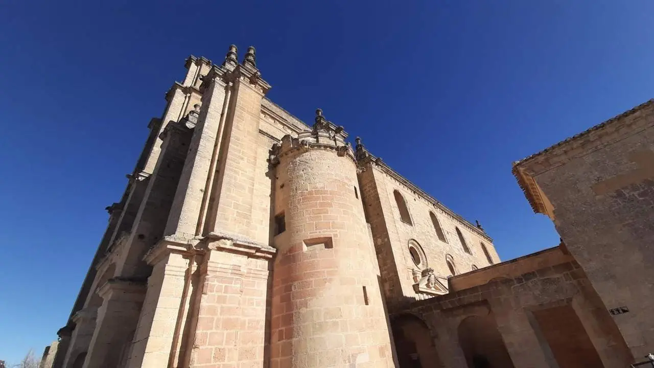 Iglesia Mayor Abacial, en la Fortaleza de la Mota.  - Juan Jos&eacute; Montiel