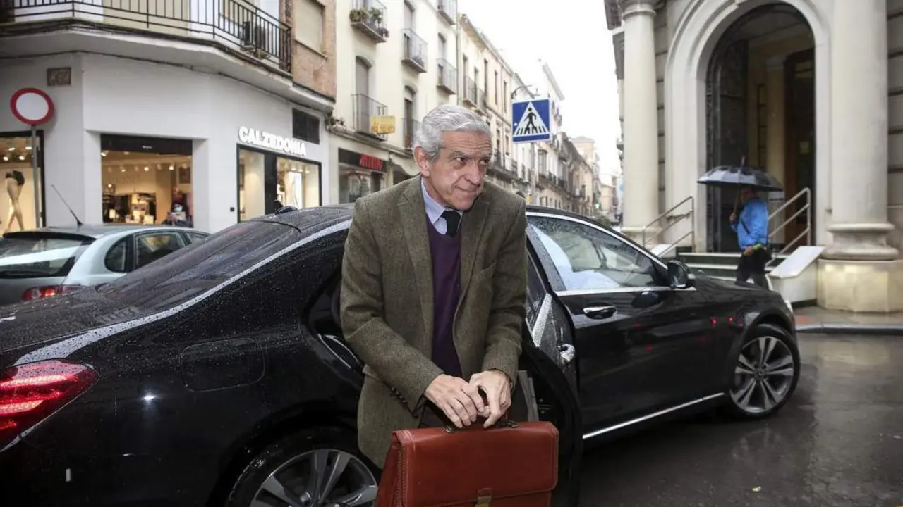 A su llegada en una reuni&oacute;n en Ronda. - Daniel P&eacute;rez/EFE