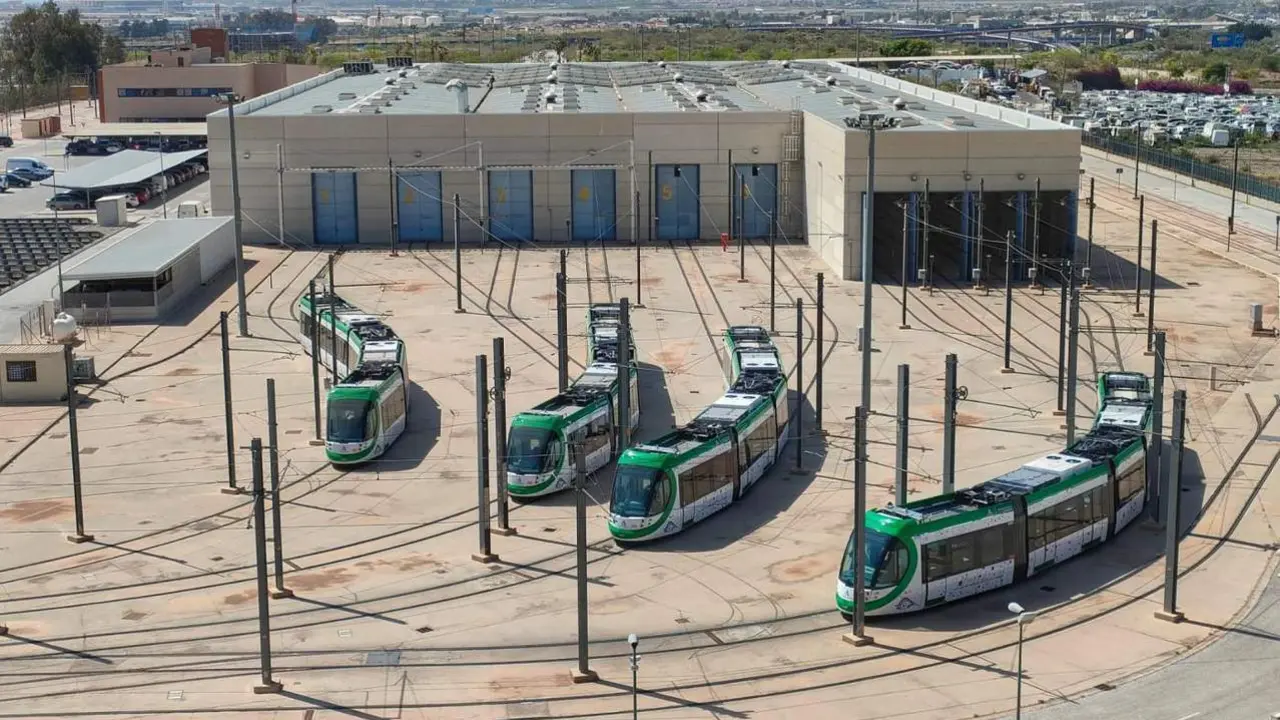 Los nuevos trenes incorporados. - Junta