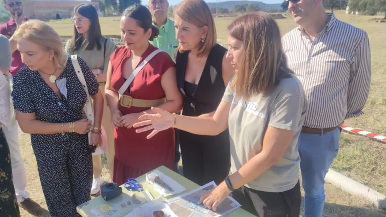 Visita a la actuaci&oacute;n arqueol&oacute;gica. - VH