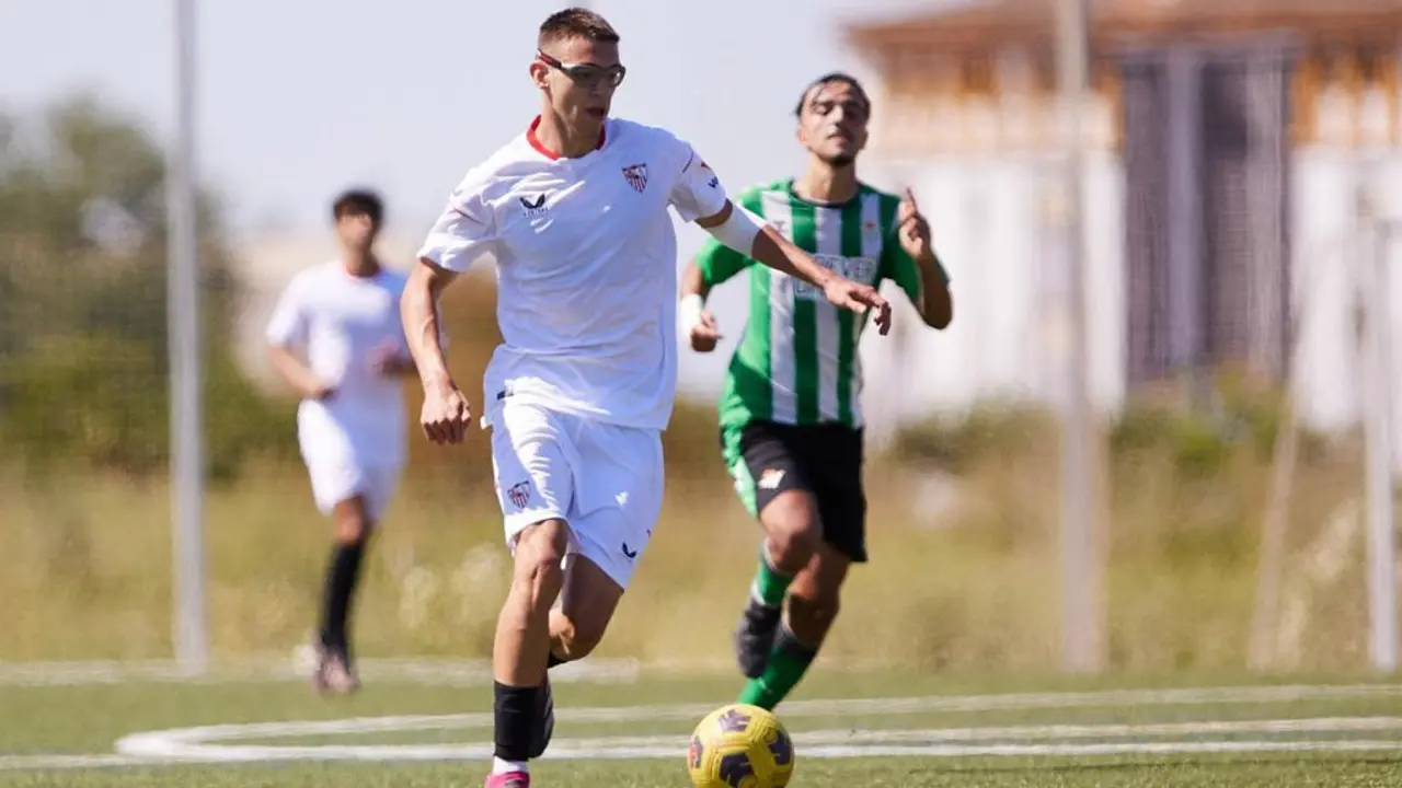 Edu Altozano en un derbi ante el Betis - A. I.