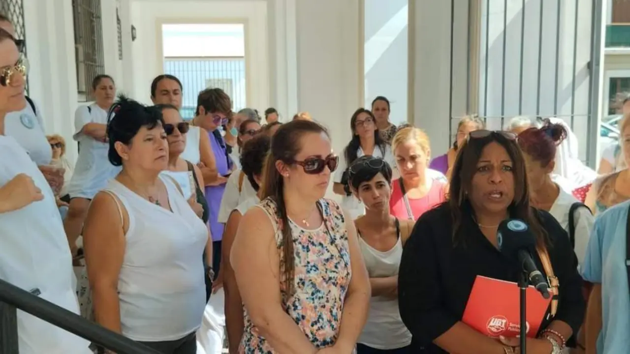 Trabajadoras de Ayuda a Domicilio. - Onda Barbate