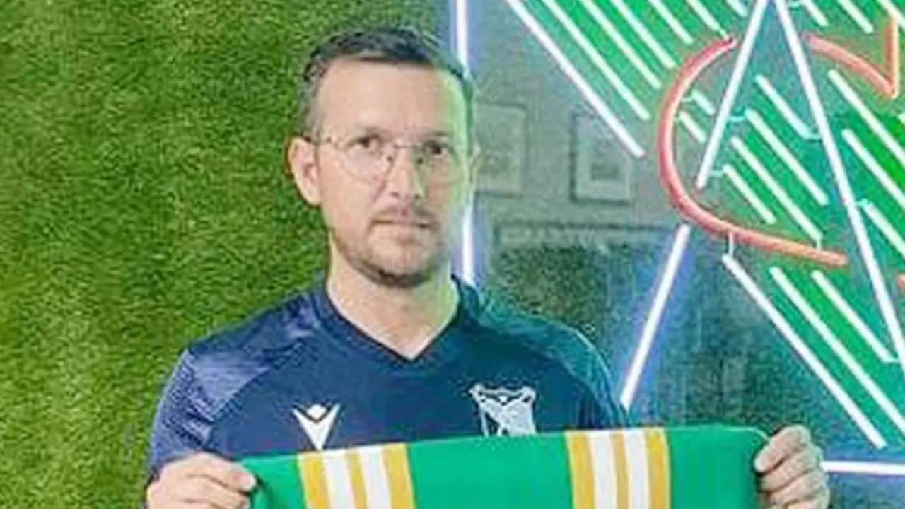 Ricardo, entrenador del Atl&eacute;tico Sanluque&ntilde;o Femenino - ASCF