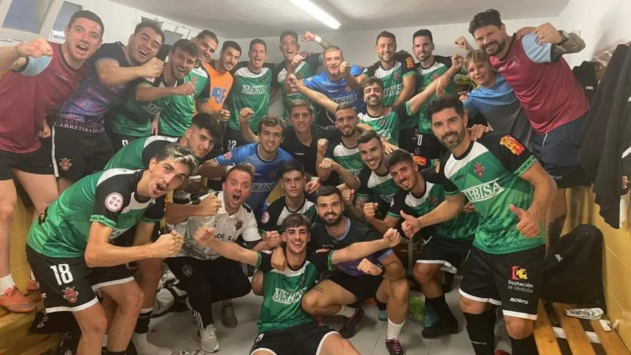 El Atl&eacute;tico Espele&ntilde;o celebra su victoria ante el Utrera. - CD ATL&Eacute;TICO ESPELE&Ntilde;O