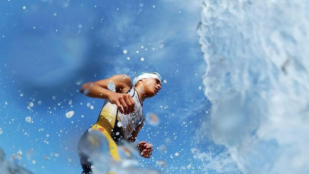Un participante saliendo del agua - A. I.
