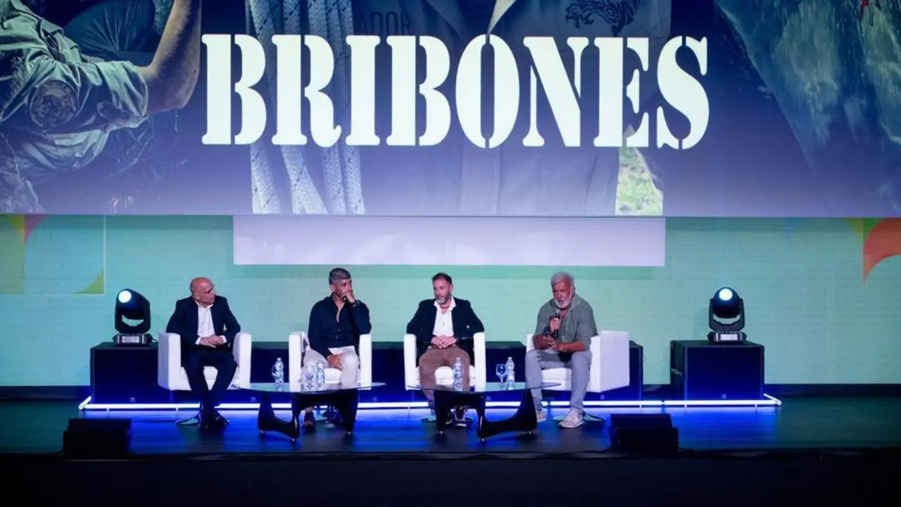 Presentaci&oacute;n de Bribones en el Palacio de Congresos.  - VIVA