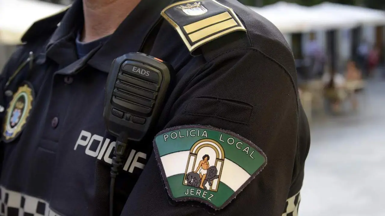 Un agente de la Polic&iacute;a local de Jerez - jerez.es