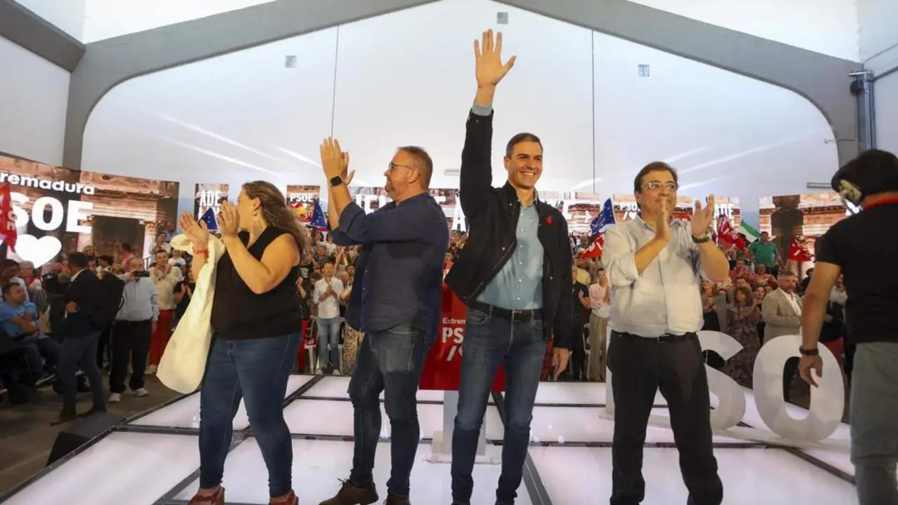 Acto pol&iacute;tico del PSOE de Extremadura en M&eacute;rida. - EFE