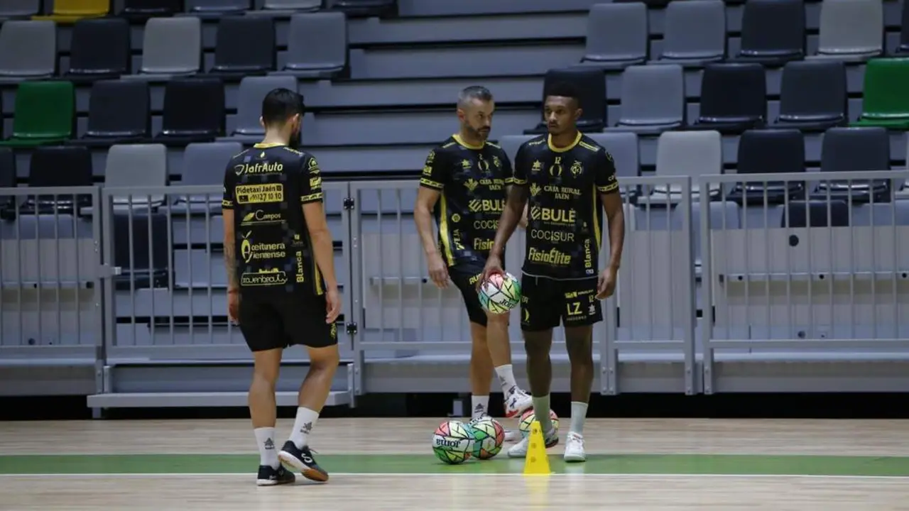 Entrenamiento de Ja&eacute;n Para&iacute;so Interior para preparar el partido. - JA&Eacute;N PARA&Iacute;SO INTERIOR
