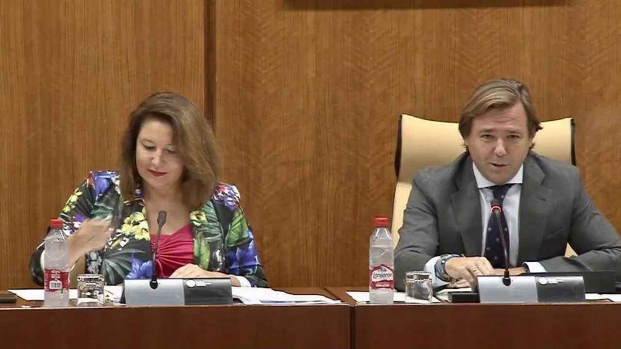 Carmen Crespo durante la reuni&oacute;n - Junta