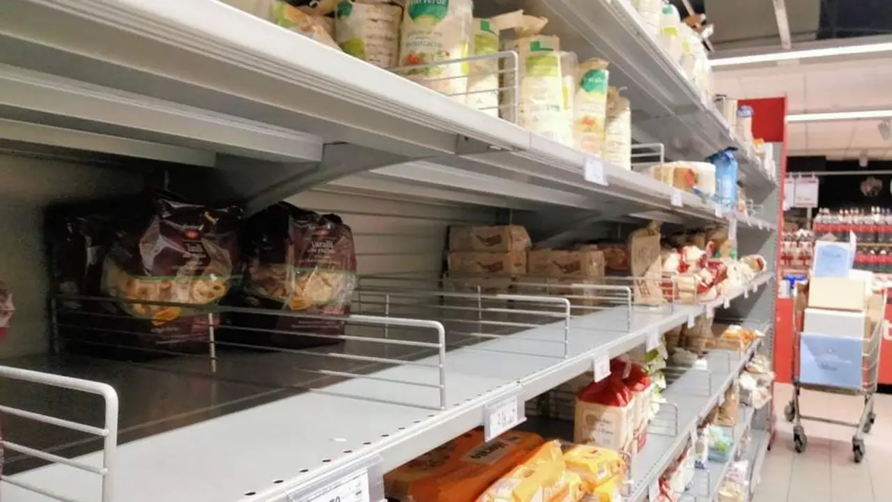 Imagen de archivo de una estanter&iacute;a en un supermercado.  - ARCHIVO