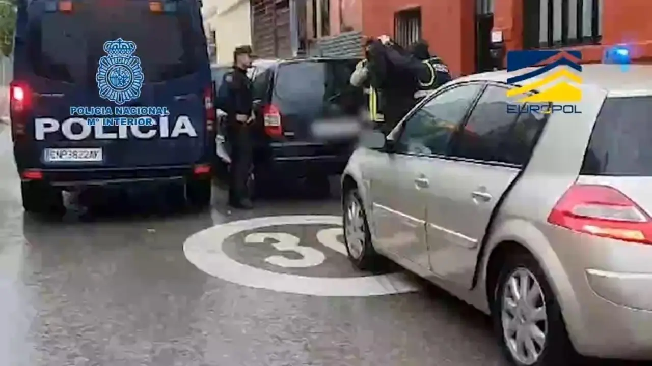 La operaci&oacute;n. - EP