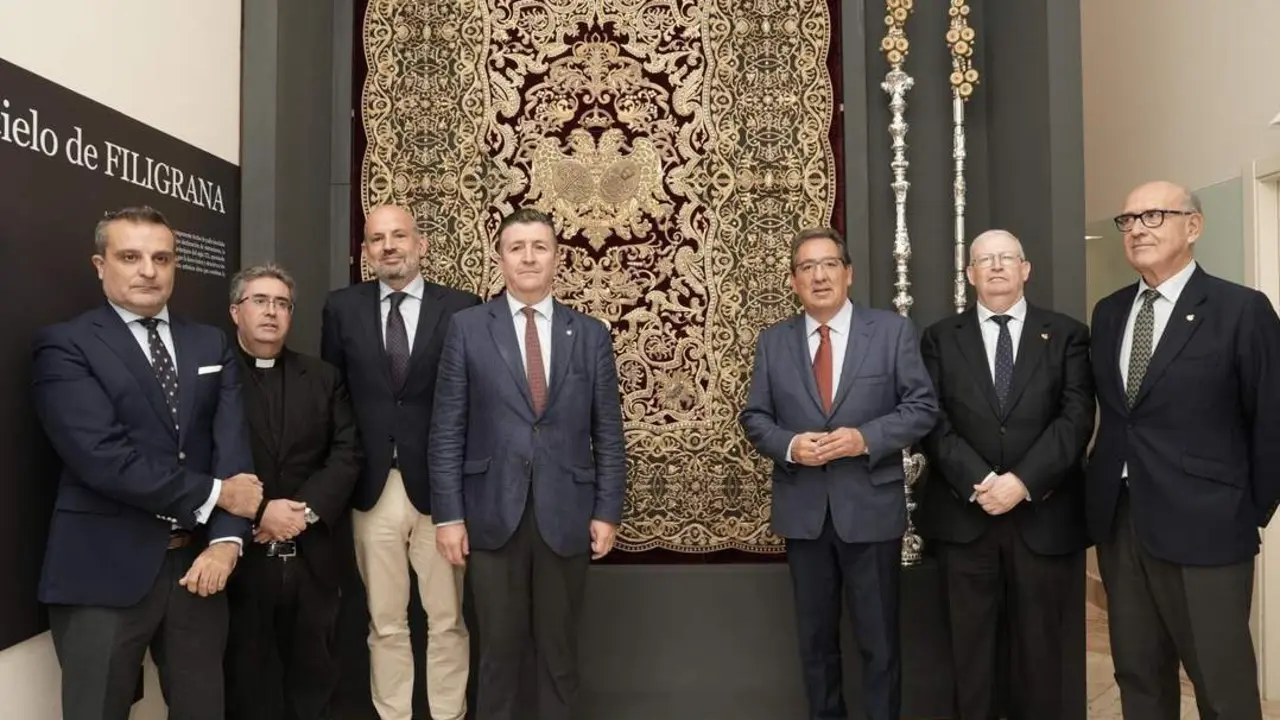 La inauguraci&oacute;n de la muestra. - Cajasol