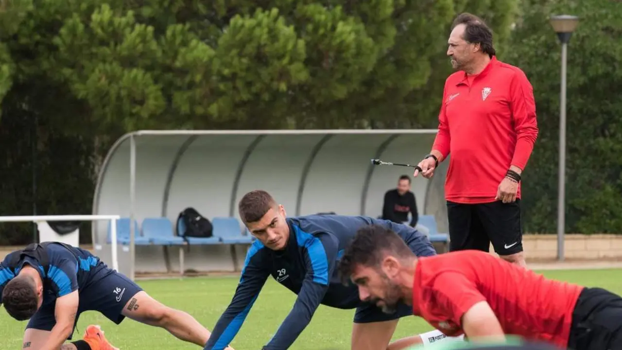 Primer entreno de Alfredo Santaelena esta semana. - Antonio Quintero/SFCD.