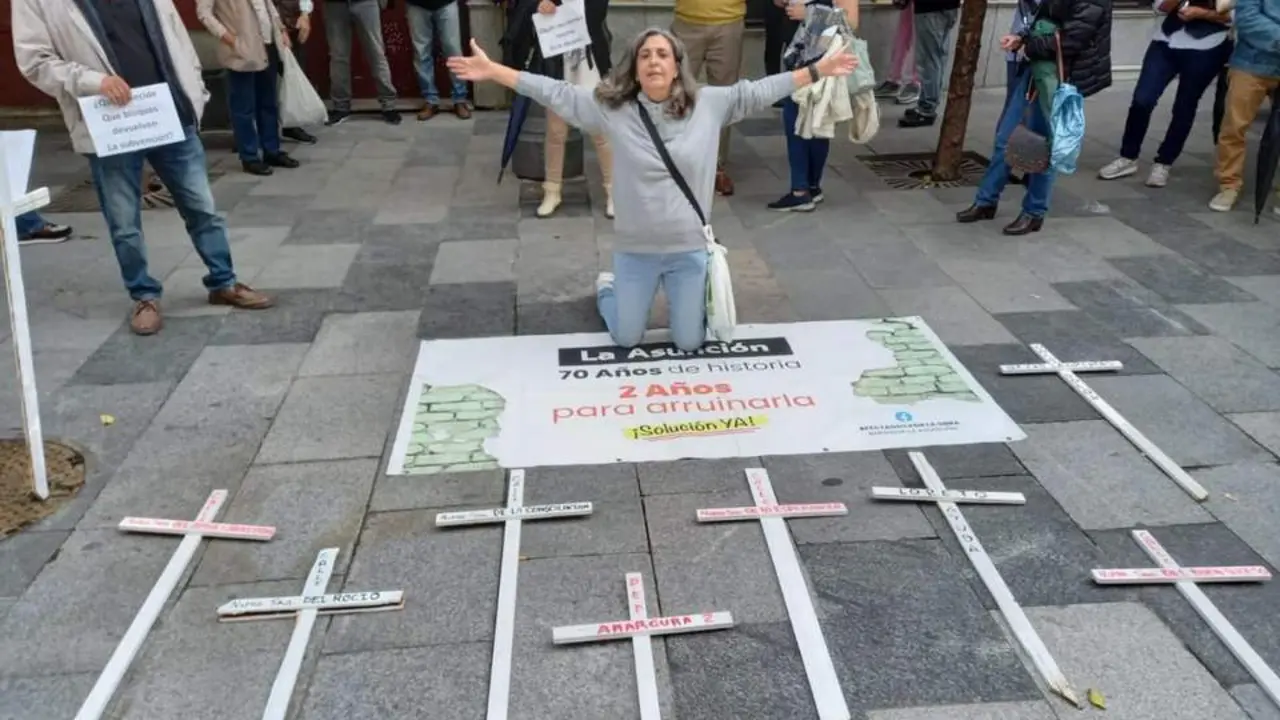 Vecinos de La Asunci&oacute;n, ante el Ayuntamiento.  - Andaluc&iacute;a Informaci&oacute;n
