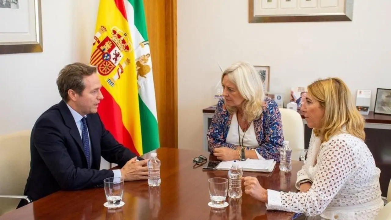 Reuni&oacute;n sobre el Centro de Fabricaci&oacute;n Avanzada de Puerto Real. - VIVA