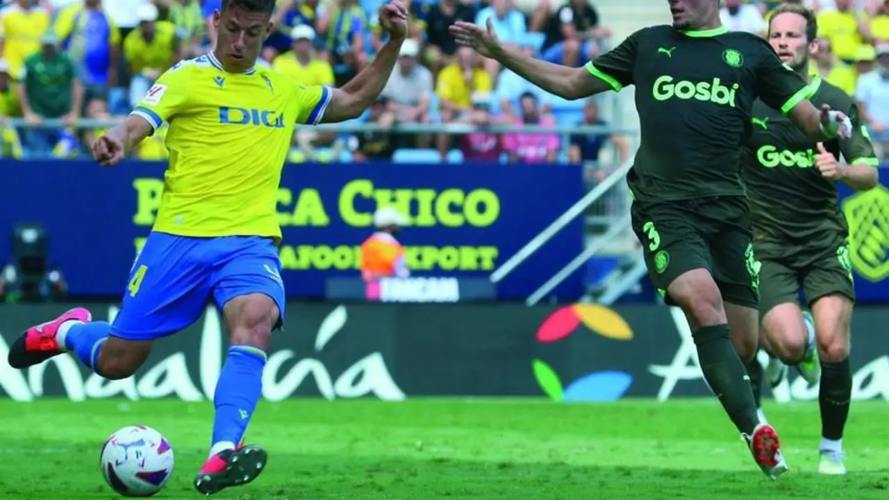 Rub&eacute;n Alcaraz, durante el partido contra el Girona. - Trekant Media