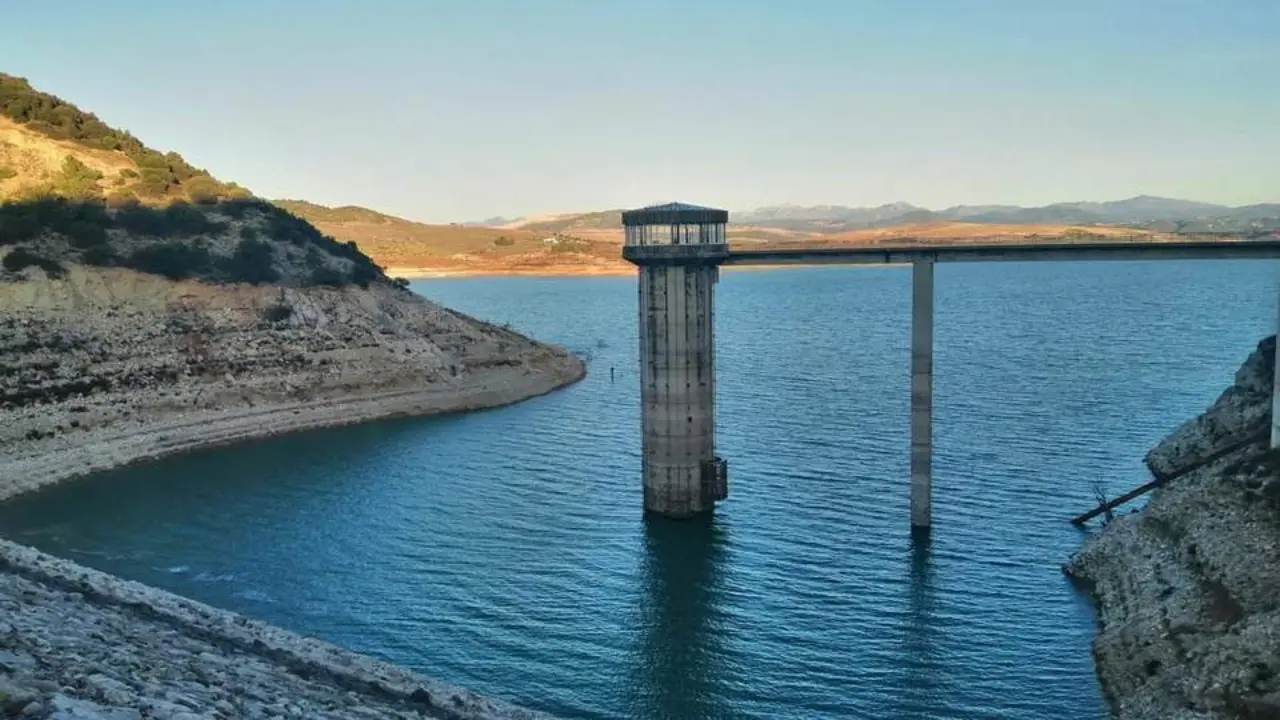 Imagen de archivo del embalse de Guadalcac&iacute;n. - &aacute;ngeles s&aacute;nchez