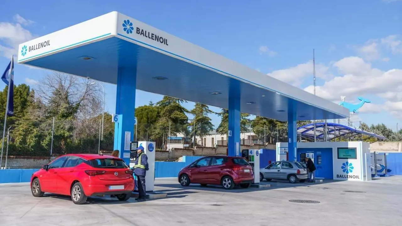 Una estaci&oacute;n de Ballenoil. - @Cepsa