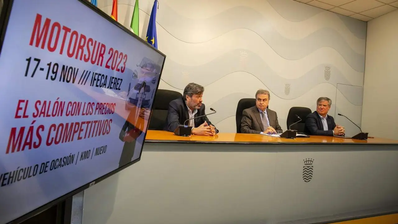 Presentaci&oacute;n de Motorsur en el Ayuntamiento de Jerez.  - Viva