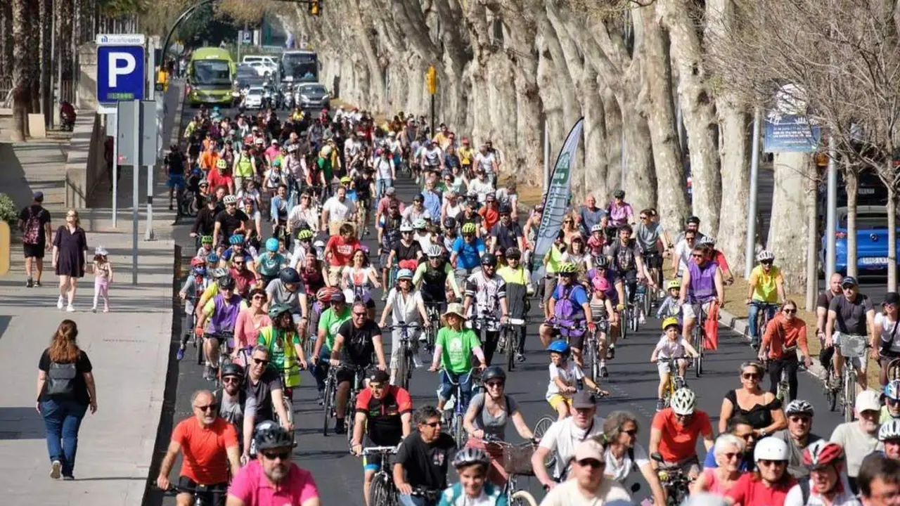 Bicifestaci&oacute;n del pasasdo mes de marzo en M&aacute;laga. - Ruedas Redondas