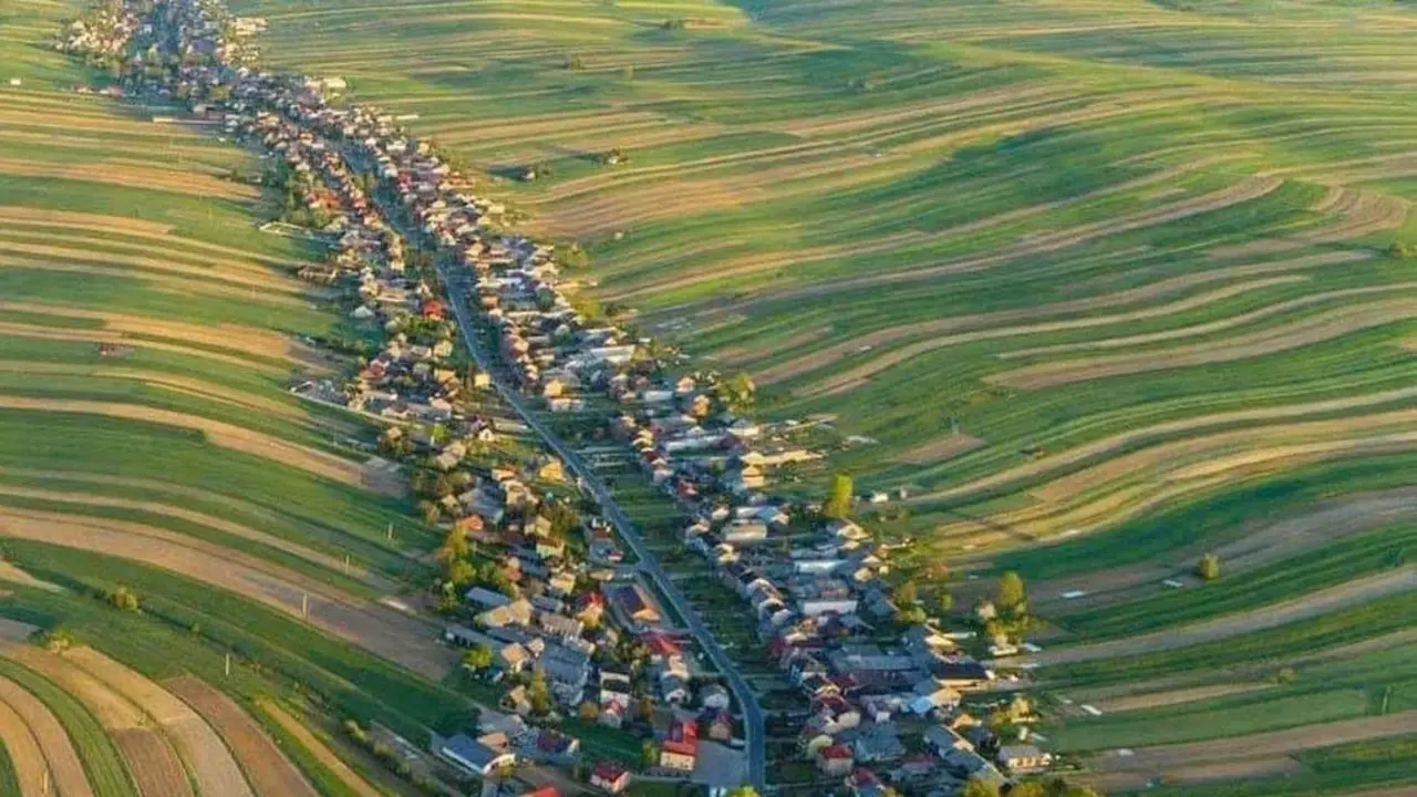 El pueblo de una calle donde viven 6.000 personas. - Suloszowa