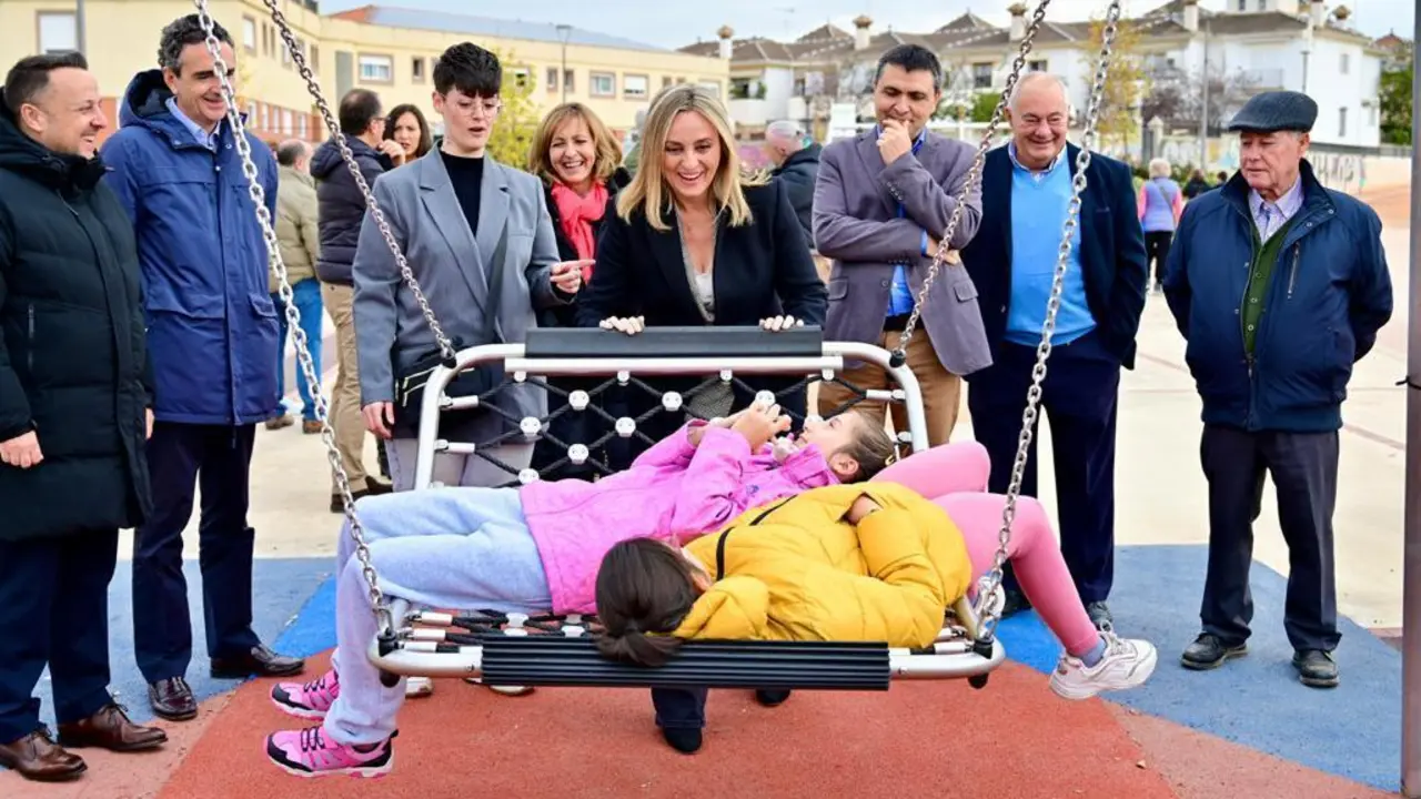 Zona de juego inclusiva en el Parque Miguel R&iacute;os - Ayuntamiento de Granada