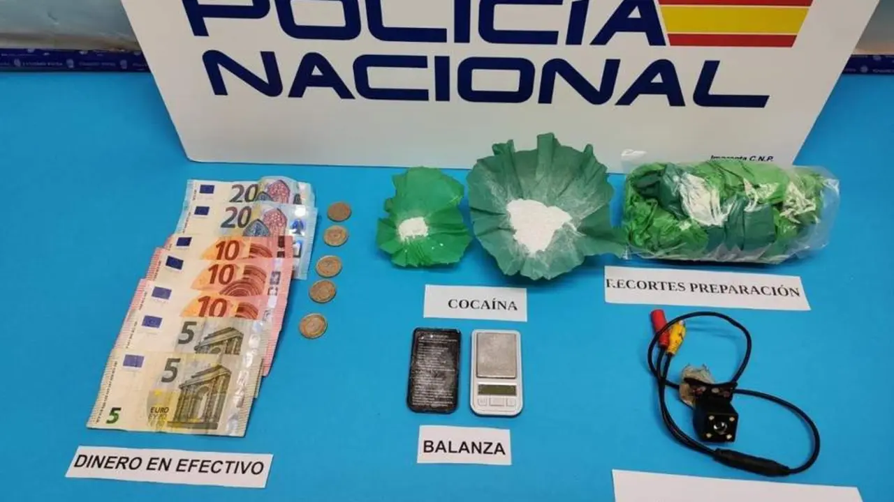 Polic&iacute;a Nacional.  - Viva. 