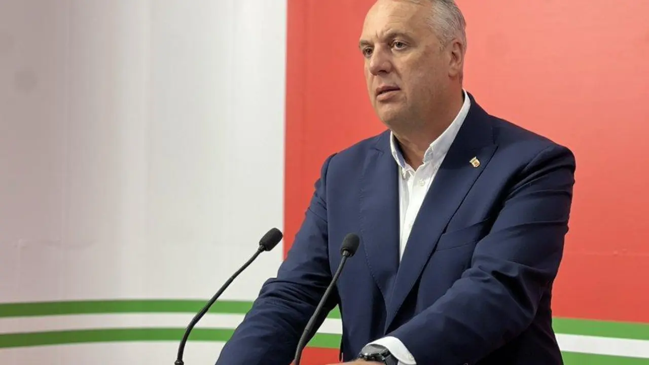 Ruiz Boix, en rueda de prensa. - VIVA