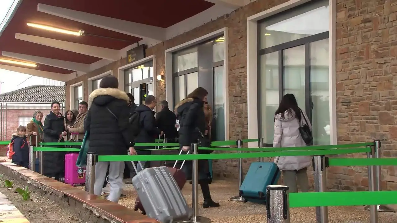 Despega el primer avi&oacute;n comercial del Aeropuerto de C&oacute;rdoba despu&eacute;s de 15 a&ntilde;os