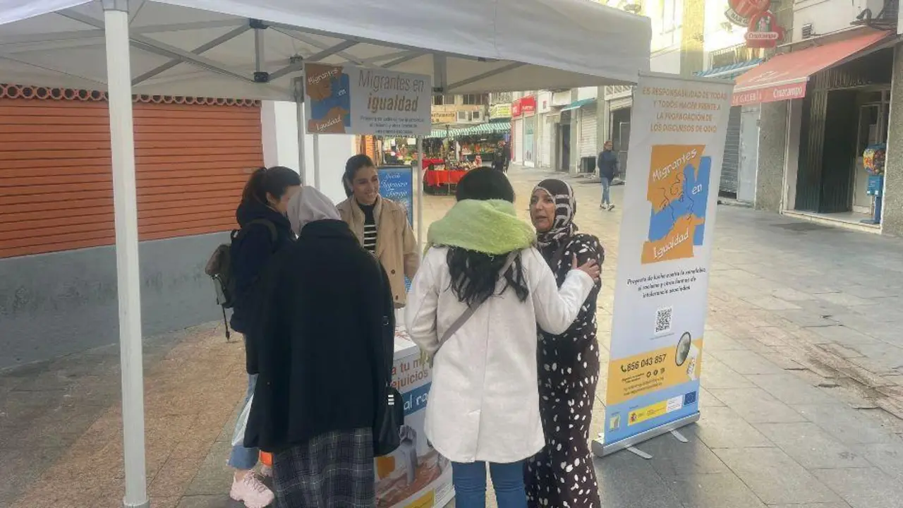Actividad de la Fundaci&oacute;n M&aacute;rgenes y V&iacute;nculos en el mercado Torroja. - AI