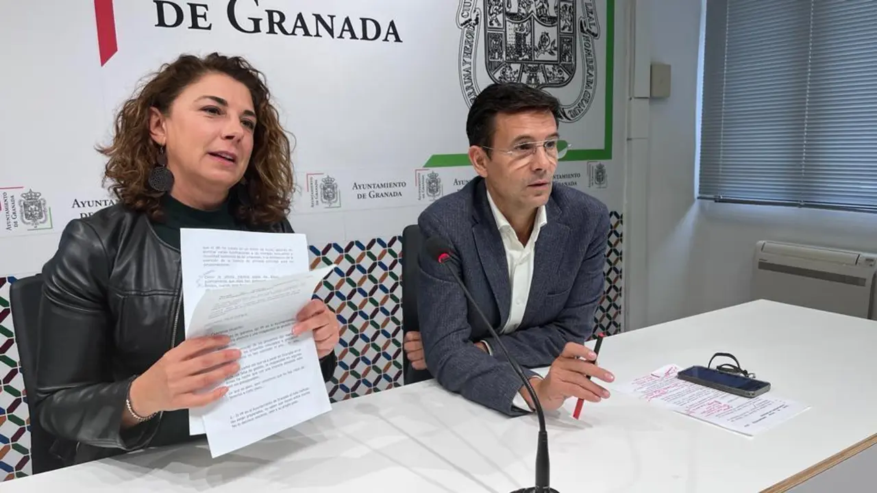 Paco Cuenca y Raquel Ruz en rueda de prensa - PSOE