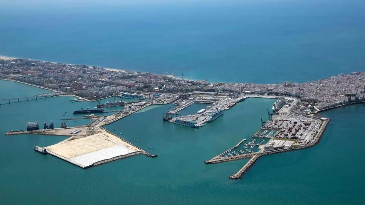 Puerto de C&aacute;diz. - VIVA