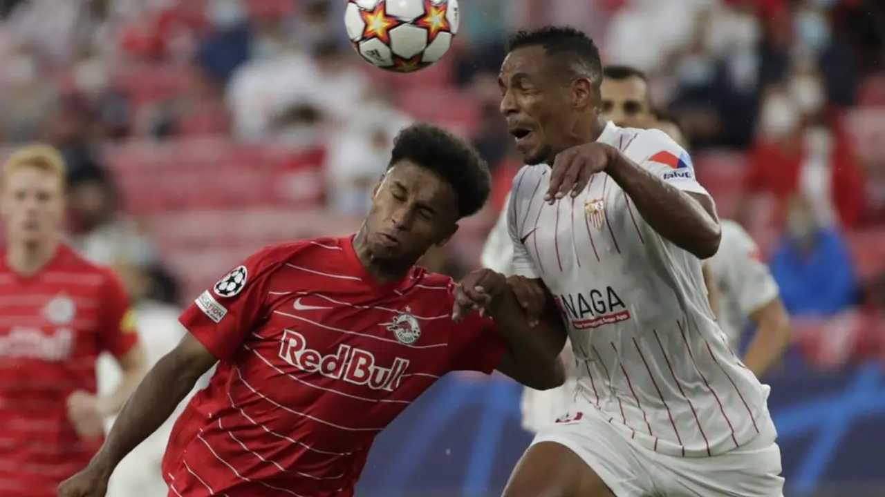 El futbolista del Sevilla, Fernando, en el partido contra el Salzburgo. - efe