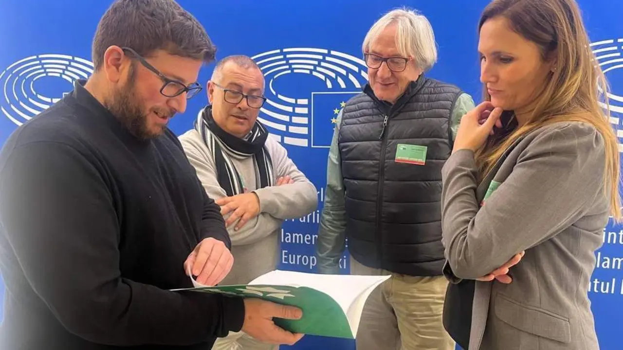 Adelante, con vecinos en el Parlamento europeo.  - Andaluc&iacute;a Informaci&oacute;n